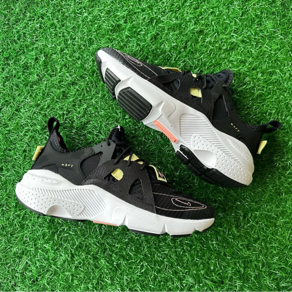 Nike Huarache-Type - Picture 10 of 13